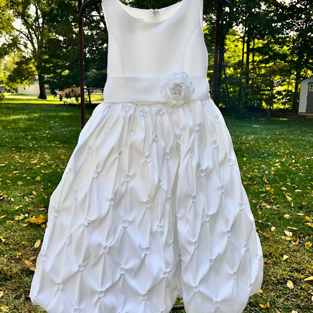 Girl’s size 12 PRETTY WHITE DRESS- party, Flower Girl, American Princess Dresses